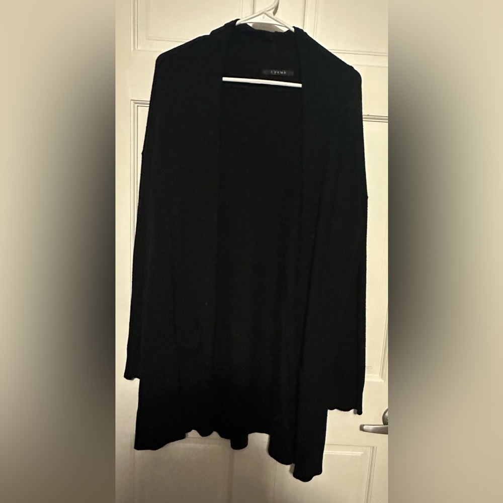Cyrus Classic Black Knitwear